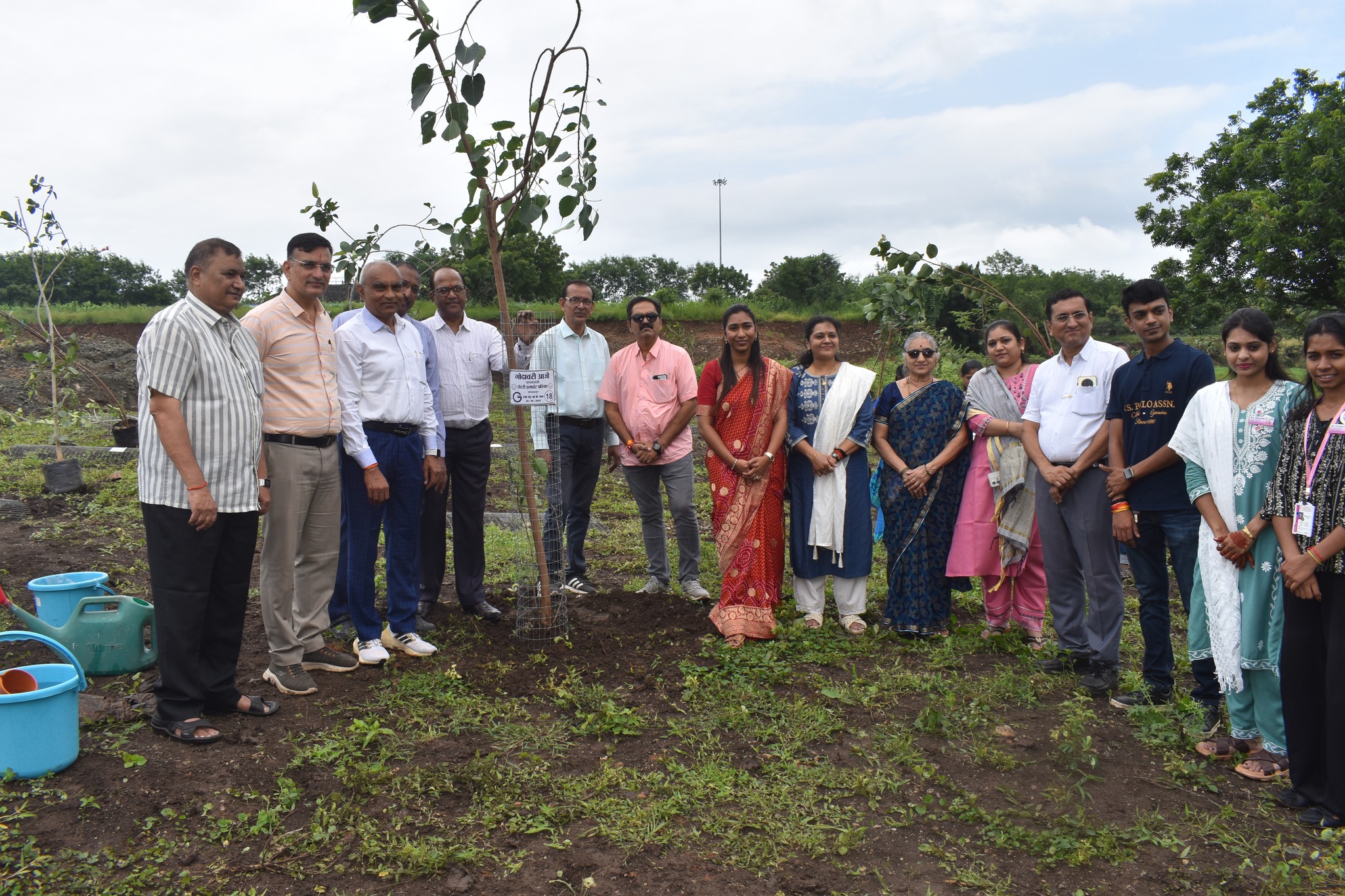 रोटरॅक्ट क्लब ऑफ गोदावरी इलाईट तर्फे ‘श्वास’ एक पेड माँ के नाम प्रकल्पाला उस्फूर्त प्रतिसाद !